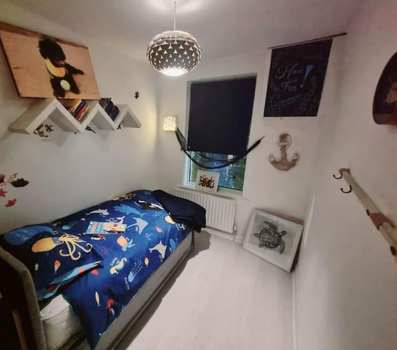 2nd Bedroom